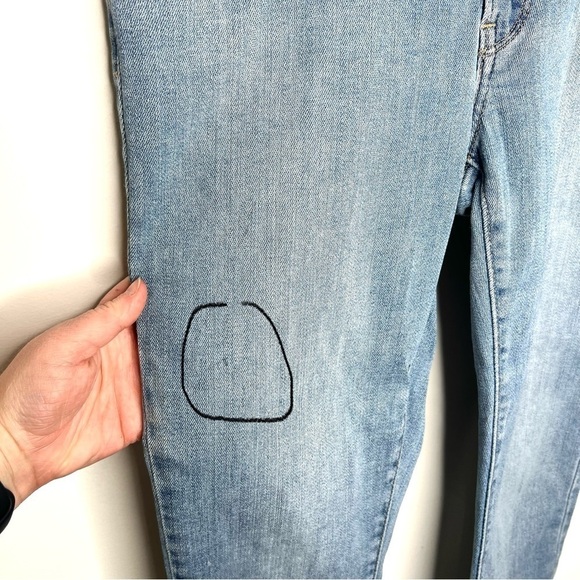 Levi’s 711 Skinny Embellished Lightning Bolt Star Light Wash Jeans Size 29 - Picture 3 of 17